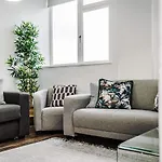 Host & Stay - Waterfront Penthouse